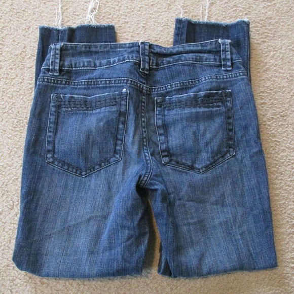 Elle Skinny Cut Off Jeans Womens Size 2 Low Rise Medium Wash Distressed Denim - Picture 5 of 6
